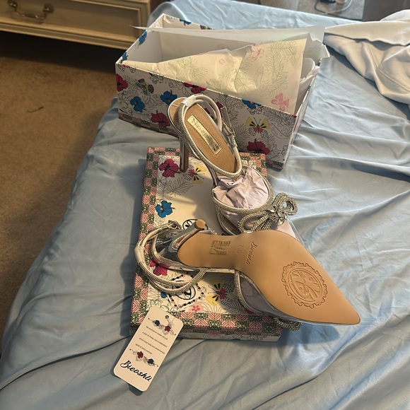 NIB Transparent Pump Rhinestone Strip Bowknot Pointed Toe Stiletto Sandals - Picture 12 of 13